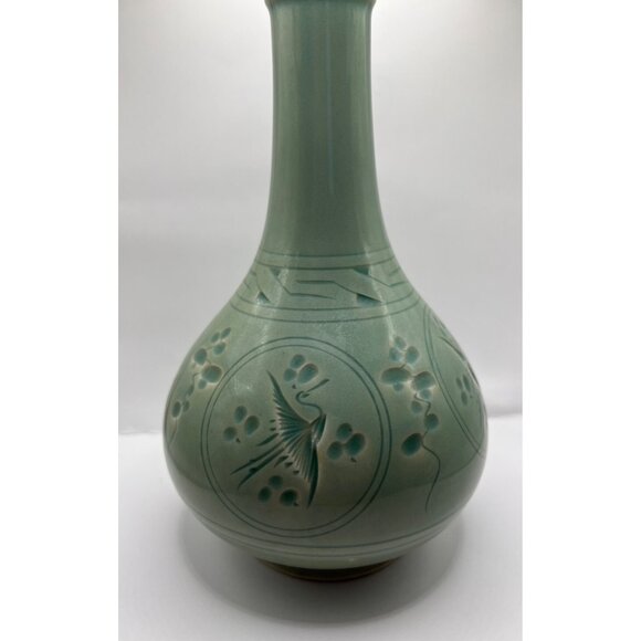 Korean Crane Celadon Incised Thousand Crane Porcelain Bud Vase Vintage 7 1/4” - Picture 2 of 8